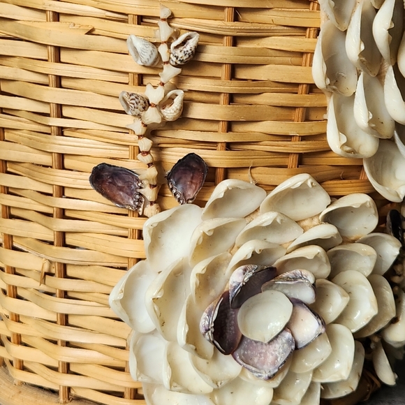 Vintage 70's handmade shell art tri floral Wicker basket vase retro unique - Picture 11 of 12